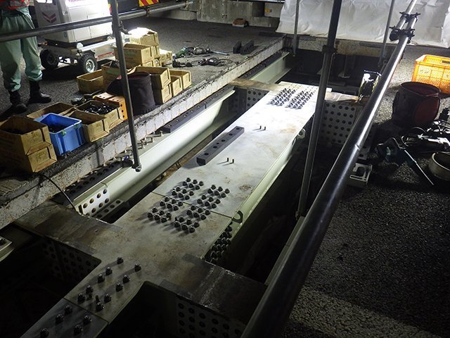 新設横桁設置状況